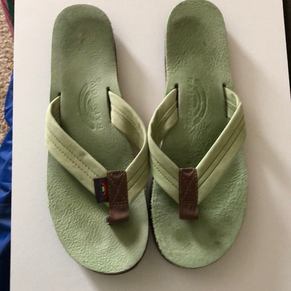 Rainbow Shoes - Rainbow Flip Flops/GREAT CONDITION 💚💚